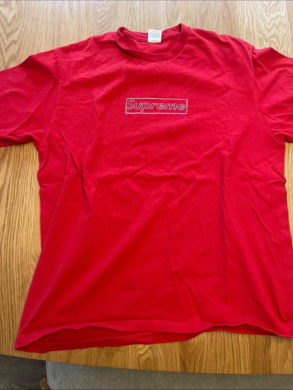 Supreme Red Box-Outline Logo size large preowned Tee